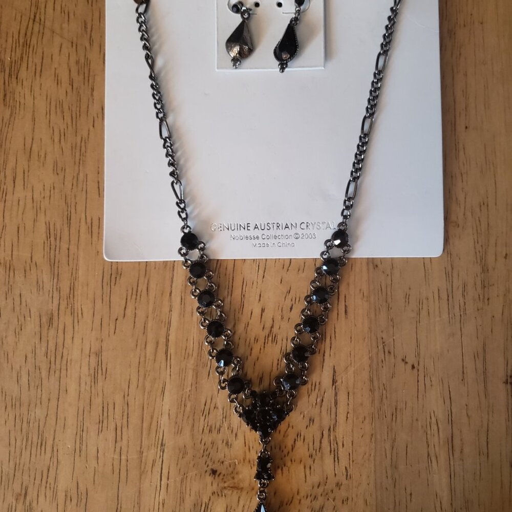 NOBLESSE COLLECTION genuine Austrian crystal black necklace/pierced earring set